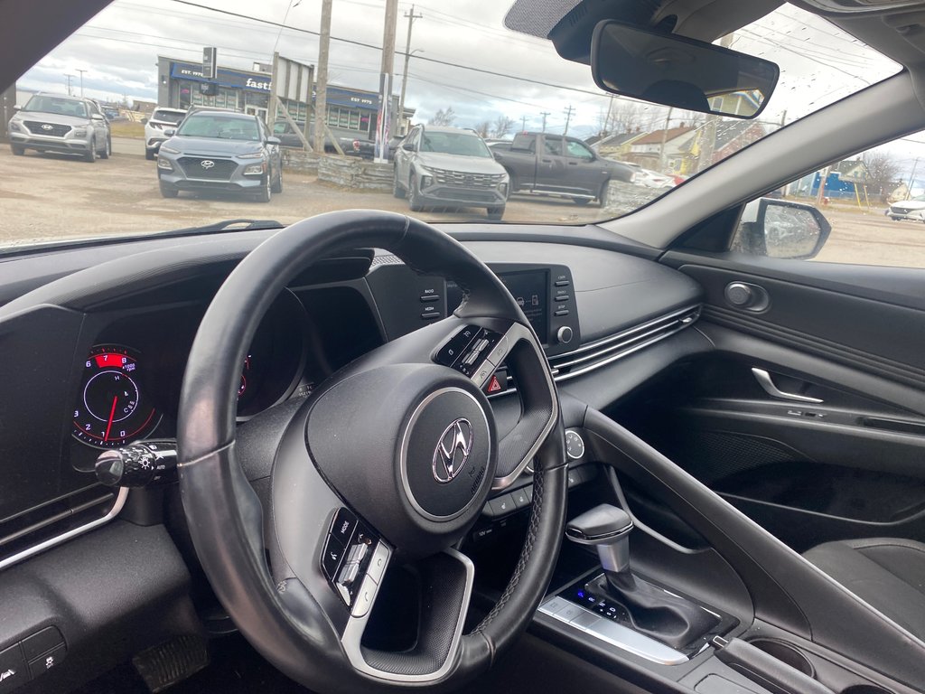 2021 Hyundai Elantra Preferred in Sydney, Nova Scotia - 5 - w1024h768px