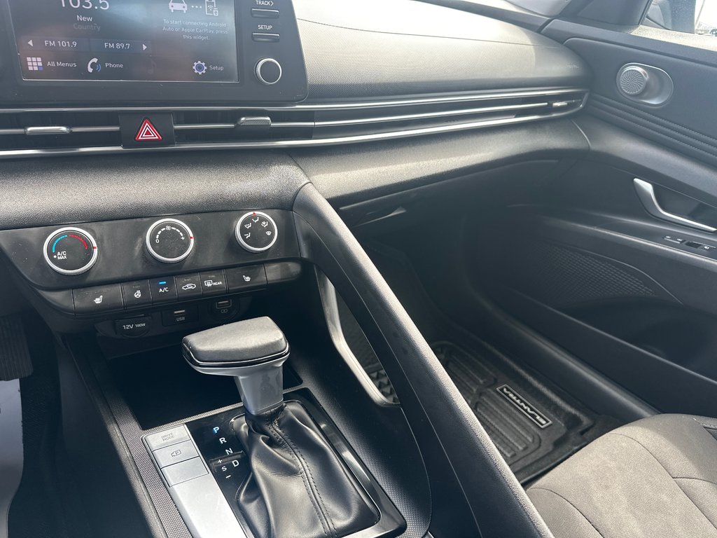 2021 Hyundai Elantra Preferred in Sydney, Nova Scotia - 8 - w1024h768px