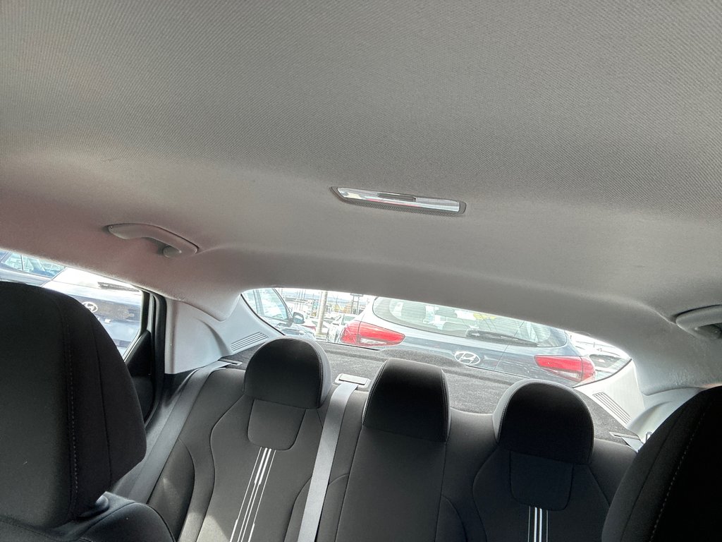 2021 Hyundai Elantra Preferred in Sydney, Nova Scotia - 9 - w1024h768px