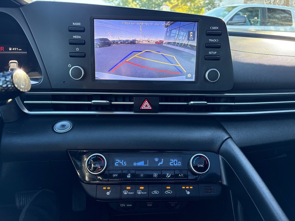 2022 Hyundai Elantra Preferred in Sydney, Nova Scotia - 12 - w1024h768px