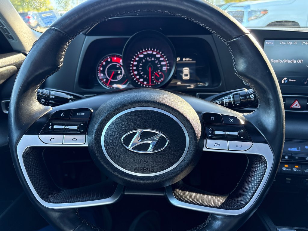 2022 Hyundai Elantra Preferred in Sydney, Nova Scotia - 10 - w1024h768px