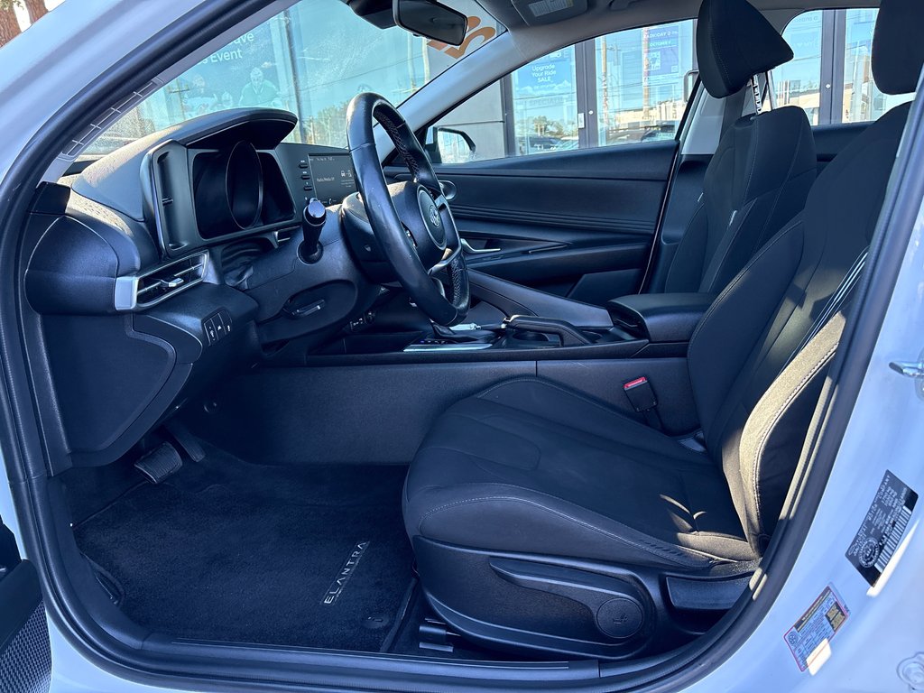 2022 Hyundai Elantra Preferred in Sydney, Nova Scotia - 7 - w1024h768px