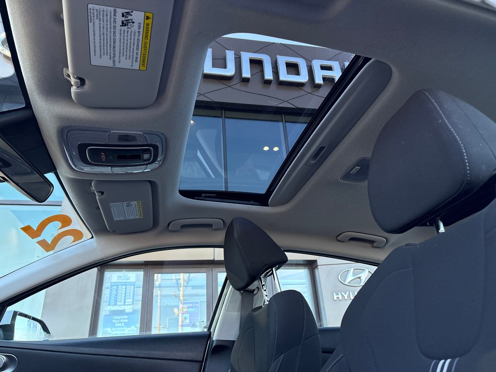 2022 Hyundai Elantra Preferred in Sydney, Nova Scotia - 14 - w1024h768px