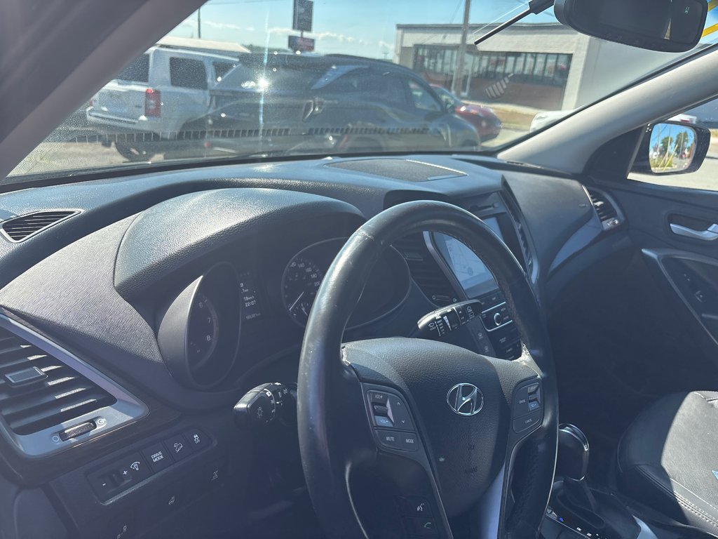 2017 Hyundai Santa Fe Sport Luxury in Sydney, Nova Scotia - 4 - w1024h768px