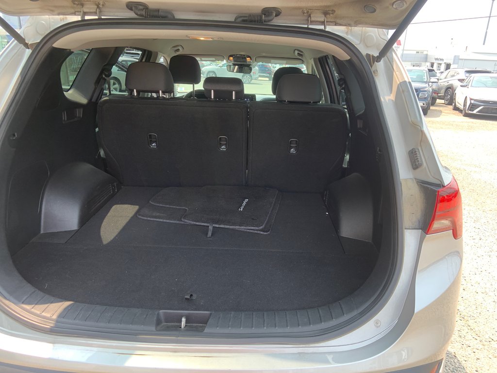 2022 Hyundai Santa Fe Preferred in Sydney, Nova Scotia - 6 - w1024h768px