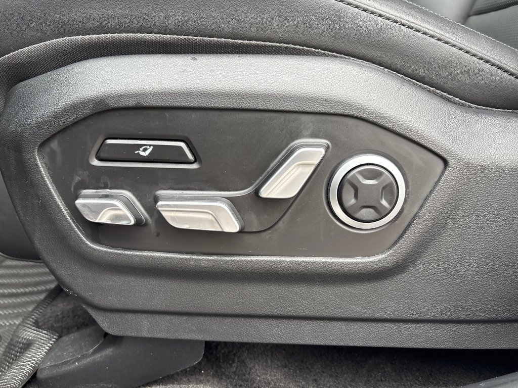 2024 Hyundai Santa Fe Ultimate Calligraphy in Sydney, Nova Scotia - 9 - w1024h768px