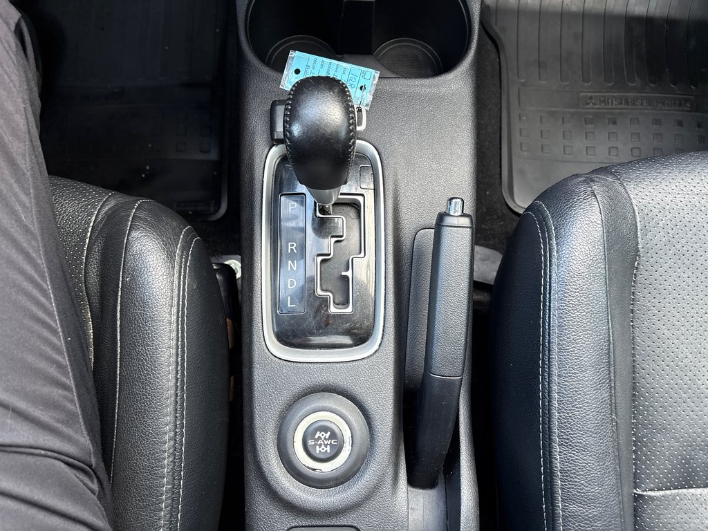 2016 Mitsubishi Outlander GT in Sydney, Nova Scotia - 12 - w1024h768px