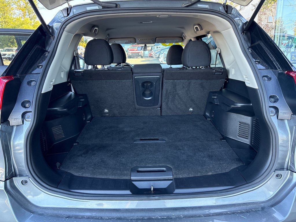 2020 Nissan Rogue SE in Sydney, Nova Scotia - 9 - w1024h768px