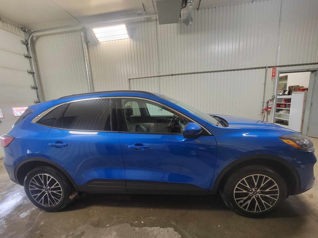 2021  Escape SEL Plug-In Hybrid in Bécancour (Gentilly Sector), Quebec - 3 - w1024h768px