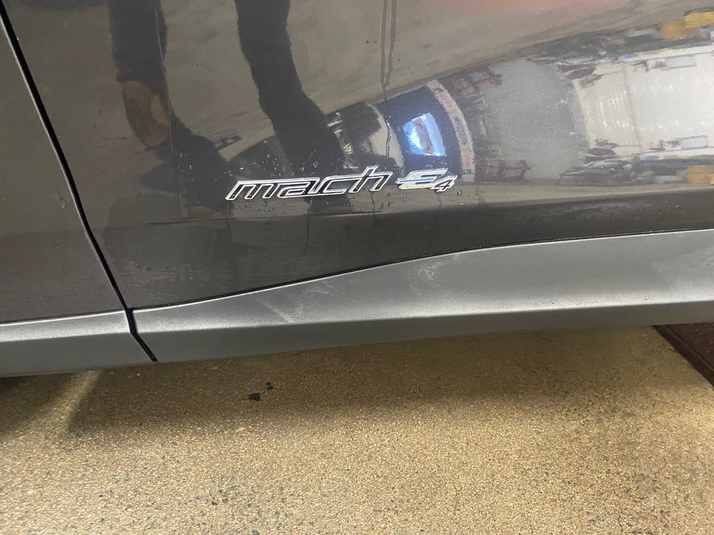 Mustang Mach-E Select 2022 à Trois-Rivières, Québec - 6 - w1024h768px