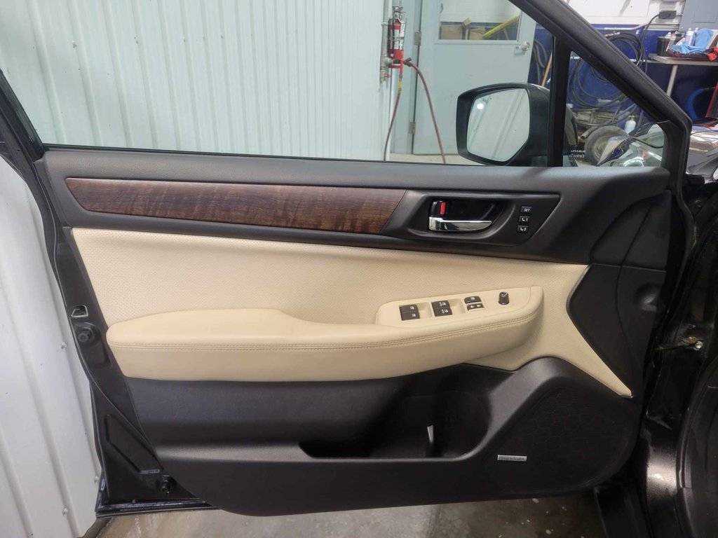 2016  Outback 3.6R w/Limited & Tech Pkg in Bécancour (Gentilly Sector), Quebec - 13 - w1024h768px