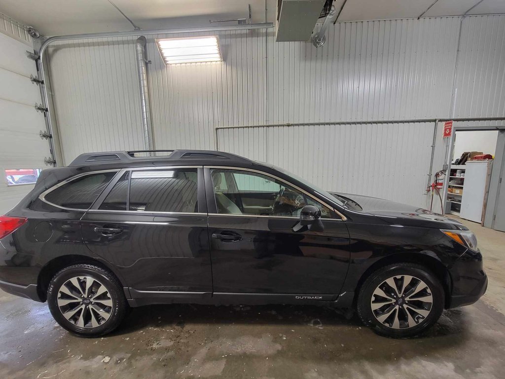 2016  Outback 3.6R w/Limited & Tech Pkg in Bécancour (Gentilly Sector), Quebec - 3 - w1024h768px