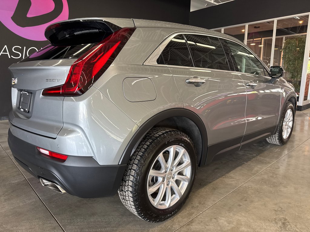 Cadillac XT4 AWD Luxury 2023 à Saint-Jean-Sur-Richelieu, Québec - 4 - w1024h768px
