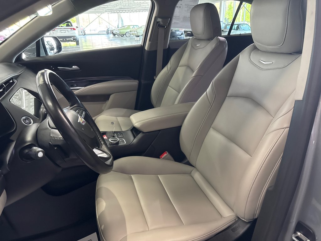 Cadillac XT4 AWD Luxury 2023 à Saint-Jean-Sur-Richelieu, Québec - 8 - w1024h768px