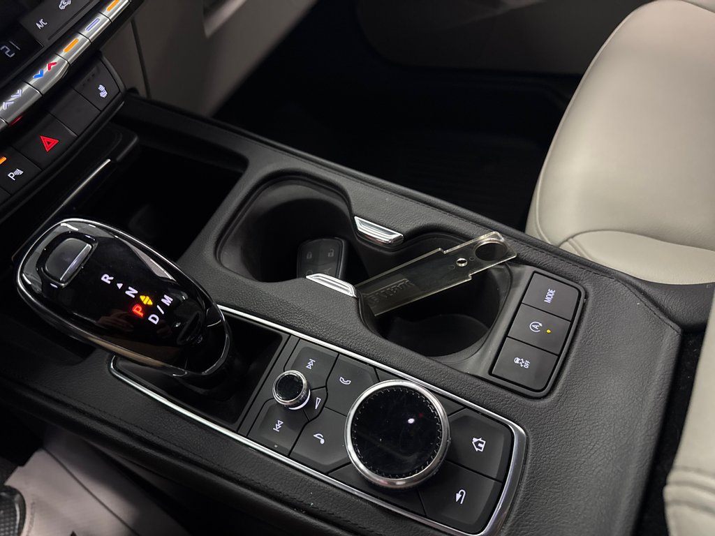 2023 Cadillac XT4 AWD Luxury in Saint-Jean-Sur-Richelieu, Quebec - 19 - w1024h768px
