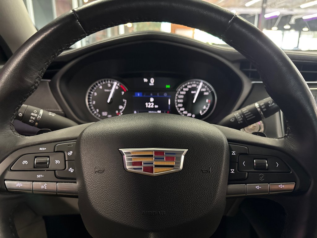 2023 Cadillac XT4 AWD Luxury in Saint-Jean-Sur-Richelieu, Quebec - 15 - w1024h768px