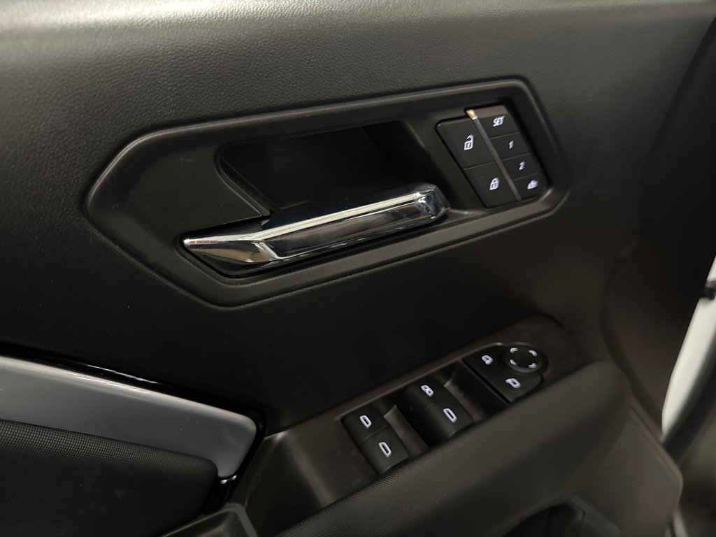 2023 Chevrolet Colorado 4WD Z71 in Saint-Jean-Sur-Richelieu, Quebec - 13 - w1024h768px