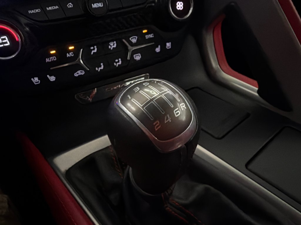 2014 Chevrolet Corvette Stingray Z51 3LT in Saint-Jean-Sur-Richelieu, Quebec - 21 - w1024h768px
