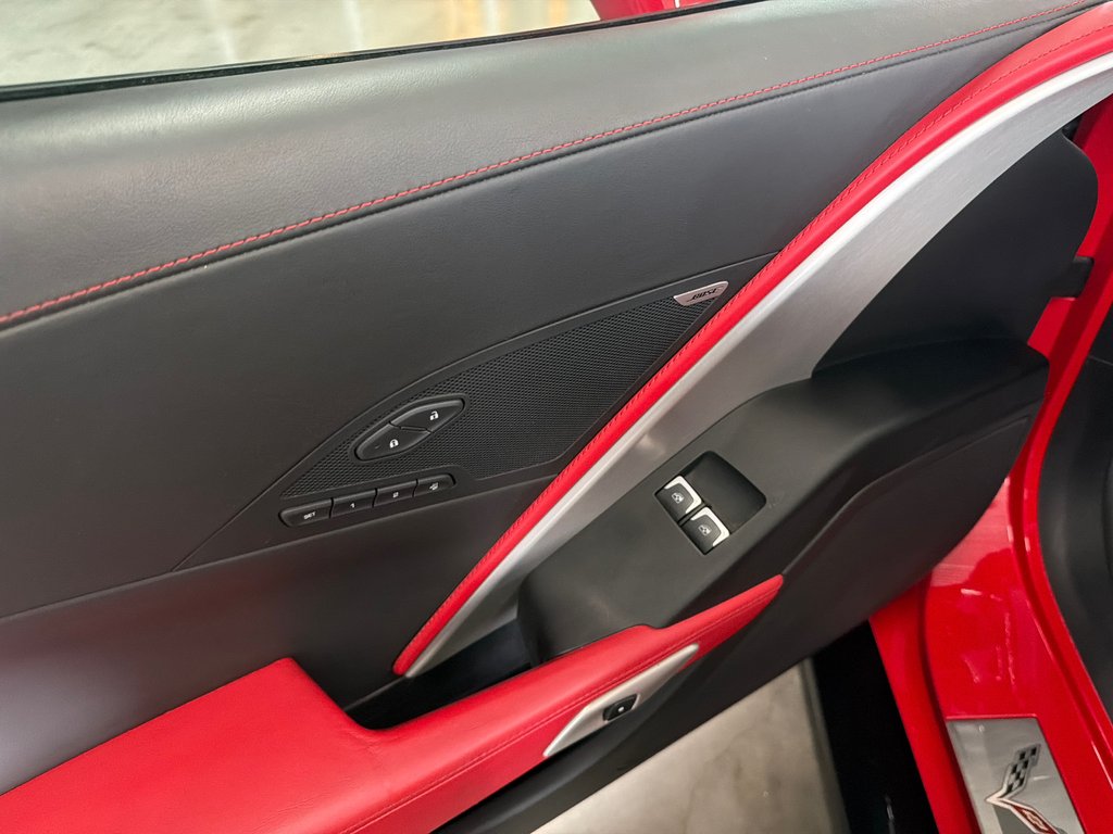 2014 Chevrolet Corvette Stingray Z51 3LT in Saint-Jean-Sur-Richelieu, Quebec - 13 - w1024h768px