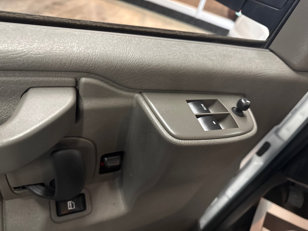 Chevrolet Express Cargo Van  2024 à Saint-Jean-Sur-Richelieu, Québec - 15 - w1024h768px