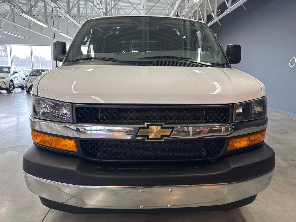 Chevrolet Express Cargo Van  2024 à Saint-Jean-Sur-Richelieu, Québec - 3 - w1024h768px