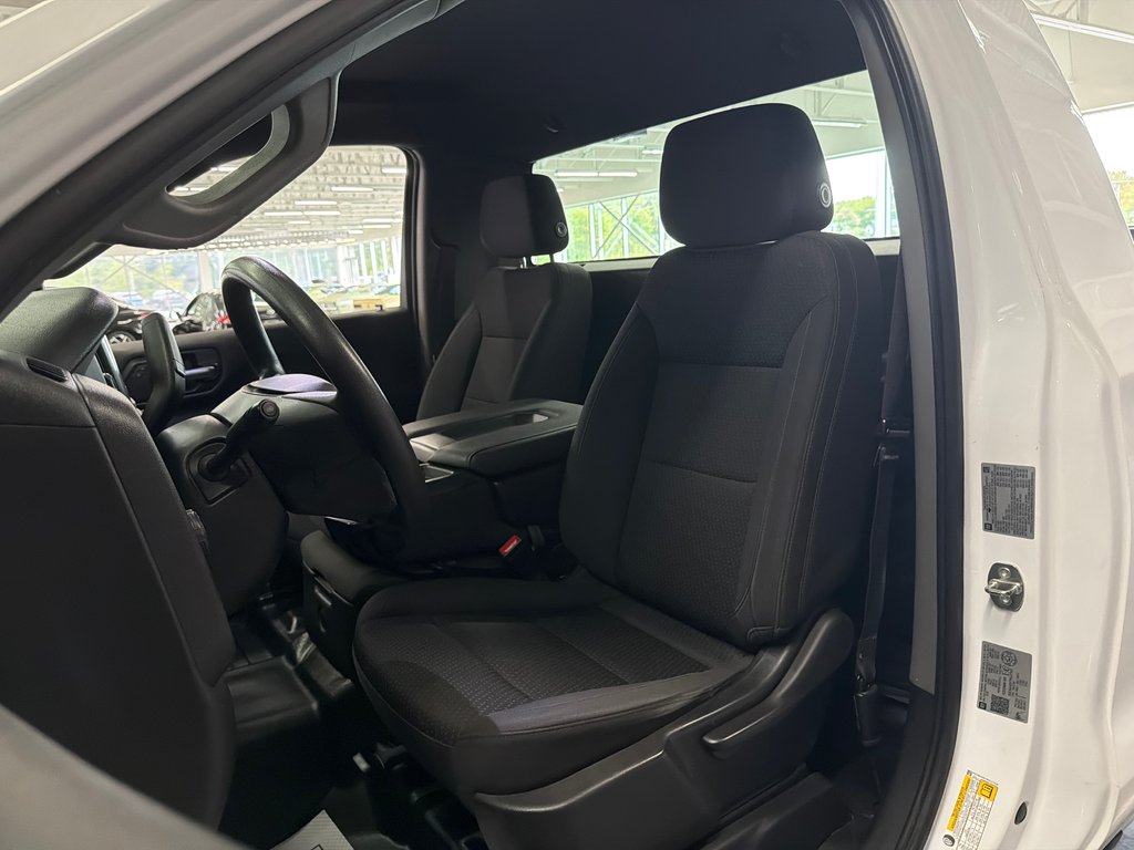 2023 Chevrolet Silverado 1500 Work Truck in Saint-Jean-Sur-Richelieu, Quebec - 8 - w1024h768px