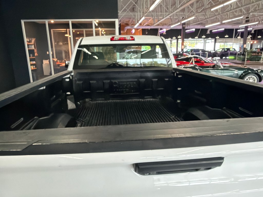 2023 Chevrolet Silverado 1500 Work Truck in Saint-Jean-Sur-Richelieu, Quebec - 7 - w1024h768px