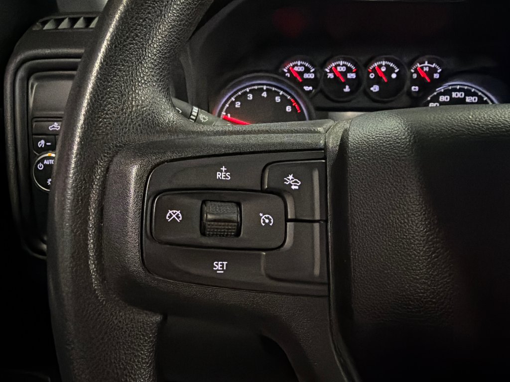 2023 Chevrolet Silverado 1500 Work Truck in Saint-Jean-Sur-Richelieu, Quebec - 15 - w1024h768px