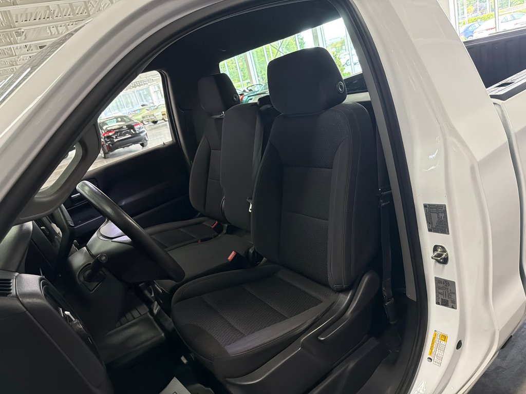 2023 Chevrolet Silverado 1500 Work Truck in Saint-Jean-Sur-Richelieu, Quebec - 10 - w1024h768px