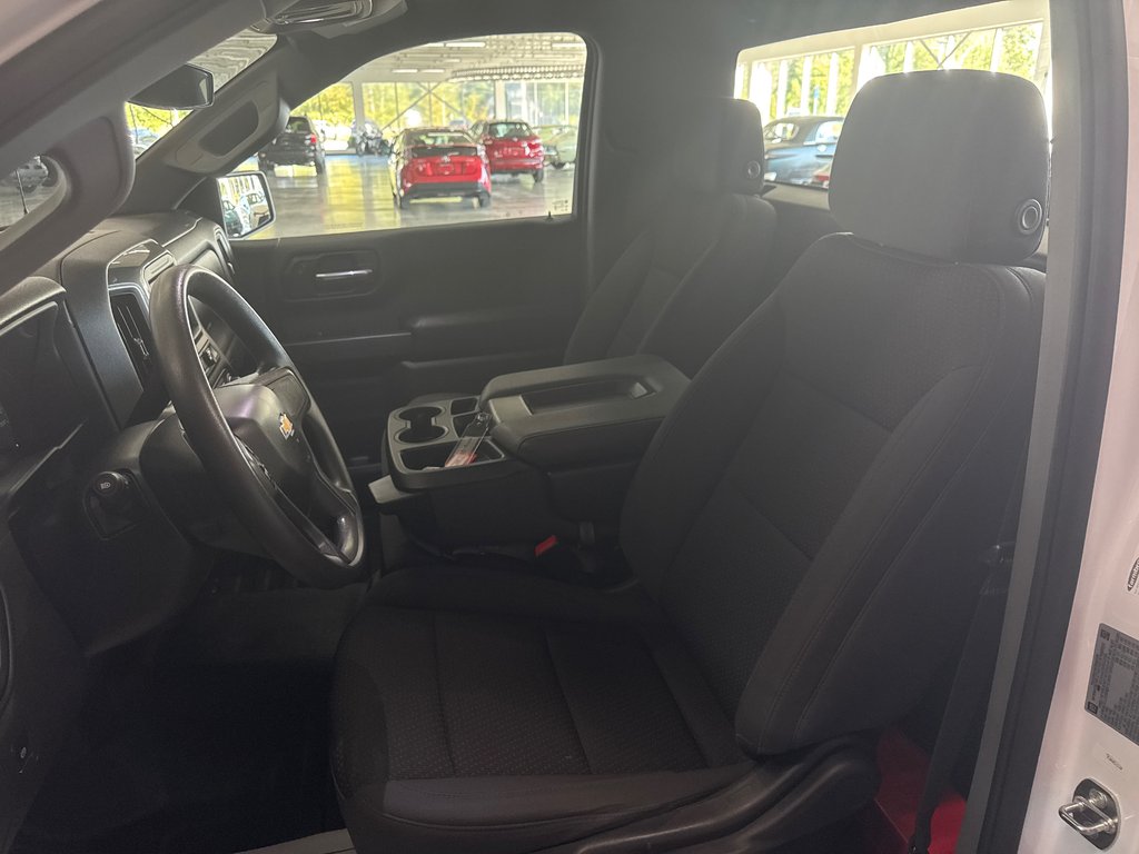 2024 Chevrolet Silverado 1500 Work Truck in Saint-Jean-Sur-Richelieu, Quebec - 8 - w1024h768px