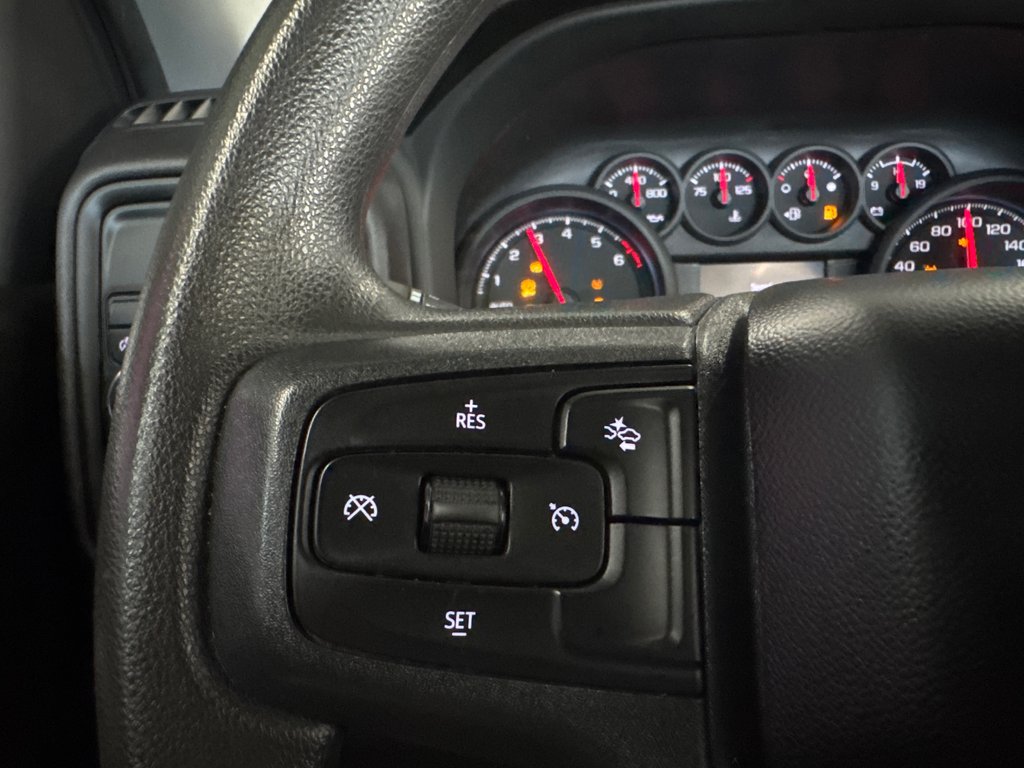 2024 Chevrolet Silverado 1500 Work Truck in Saint-Jean-Sur-Richelieu, Quebec - 12 - w1024h768px