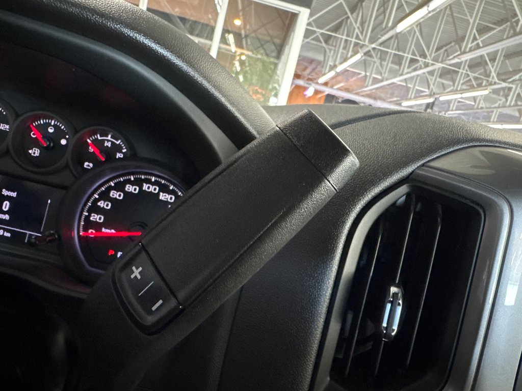 2024 Chevrolet Silverado 1500 Work Truck in Saint-Jean-Sur-Richelieu, Quebec - 13 - w1024h768px