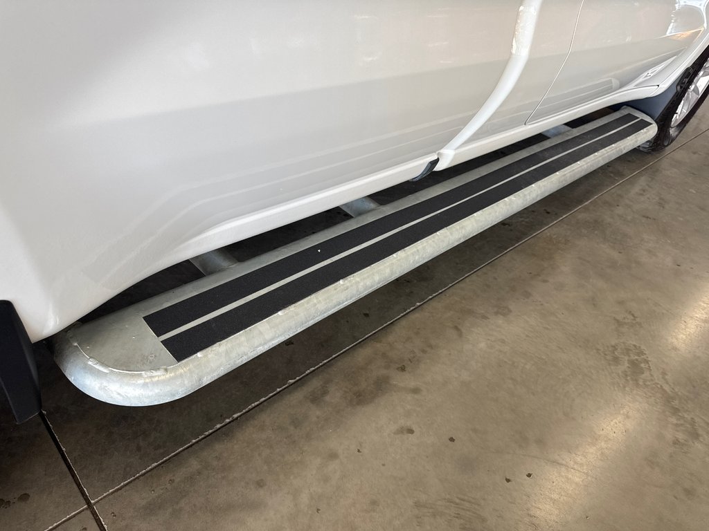 2024 Chevrolet Silverado 1500 Work Truck in Saint-Jean-Sur-Richelieu, Quebec - 4 - w1024h768px