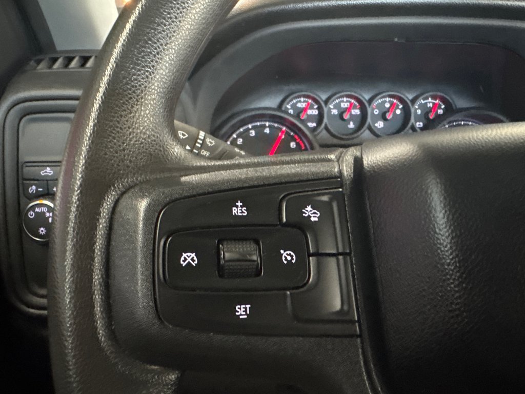 2024 Chevrolet Silverado 1500 Work Truck in Saint-Jean-Sur-Richelieu, Quebec - 14 - w1024h768px
