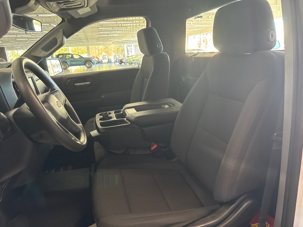 2024 Chevrolet Silverado 1500 Work Truck in Saint-Jean-Sur-Richelieu, Quebec - 9 - w1024h768px