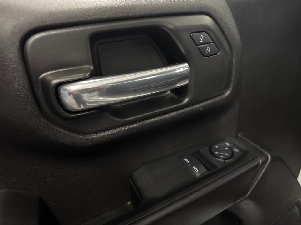 2024 Chevrolet Silverado 1500 Work Truck in Saint-Jean-Sur-Richelieu, Quebec - 13 - w1024h768px