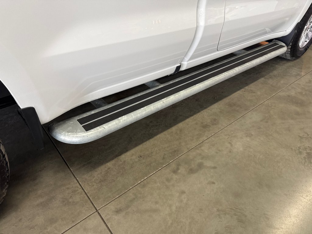 2024 Chevrolet Silverado 1500 Work Truck in Saint-Jean-Sur-Richelieu, Quebec - 4 - w1024h768px