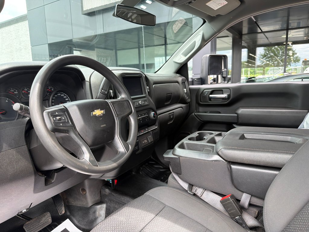 Chevrolet Silverado 3500HD CC Work Truck 2023 à Saint-Jean-Sur-Richelieu, Québec - 16 - w1024h768px