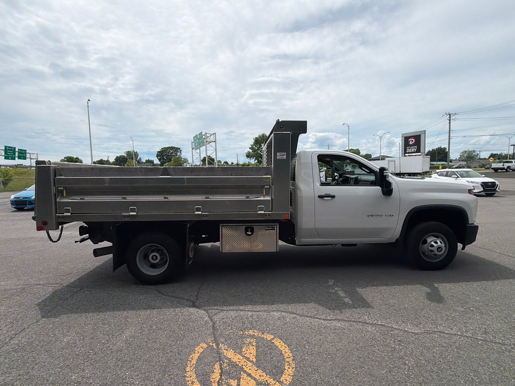 Chevrolet Silverado 3500HD CC Work Truck 2023 à Saint-Jean-Sur-Richelieu, Québec - 7 - w1024h768px