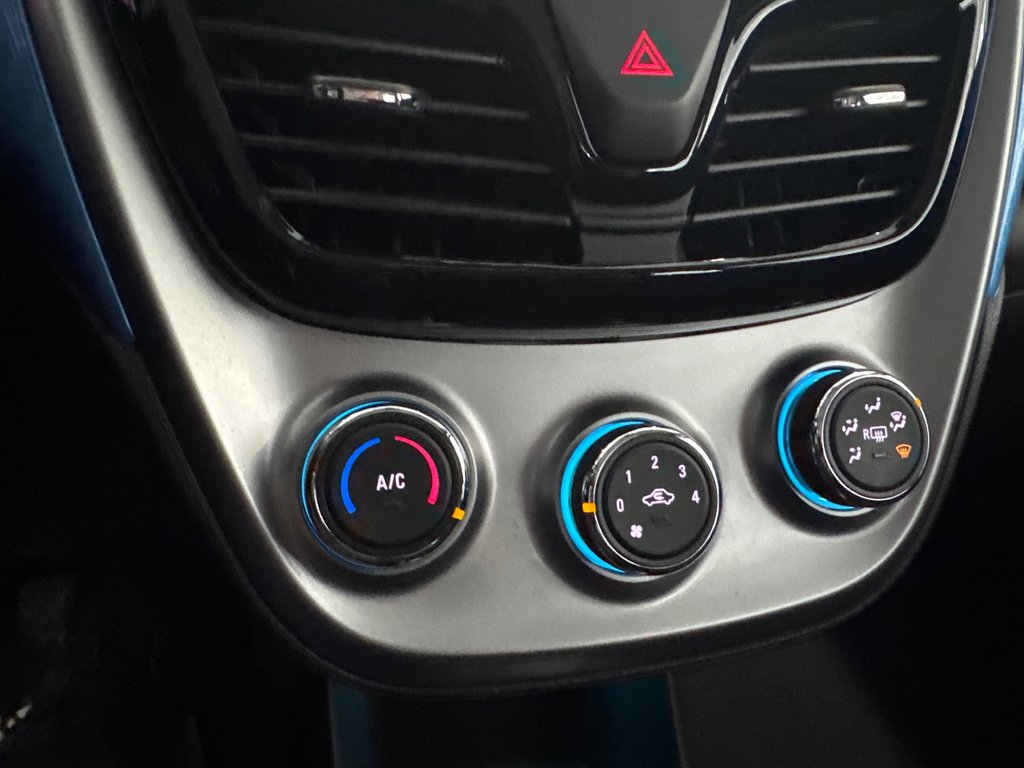 Chevrolet Spark LT 2018 à Saint-Jean-Sur-Richelieu, Québec - 17 - w1024h768px