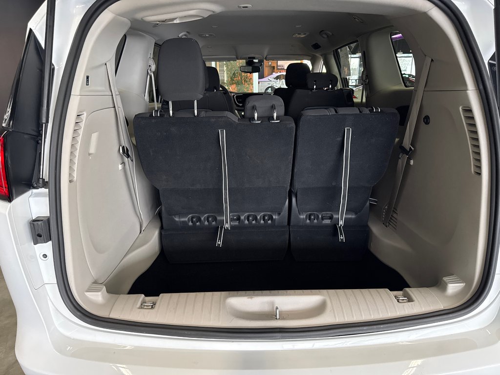 2024 Chrysler Grand Caravan SXT in Saint-Jean-Sur-Richelieu, Quebec - 7 - w1024h768px