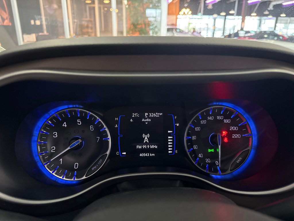 2024 Chrysler Grand Caravan SXT in Saint-Jean-Sur-Richelieu, Quebec - 15 - w1024h768px