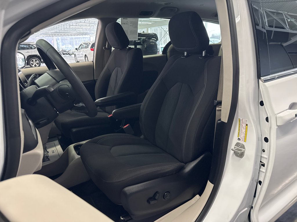 2024 Chrysler Grand Caravan SXT in Saint-Jean-Sur-Richelieu, Quebec - 8 - w1024h768px