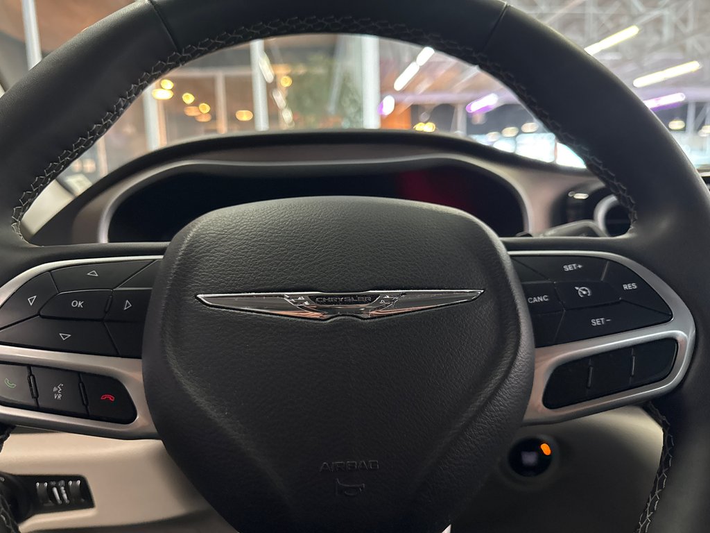 2024 Chrysler Grand Caravan SXT in Saint-Jean-Sur-Richelieu, Quebec - 14 - w1024h768px