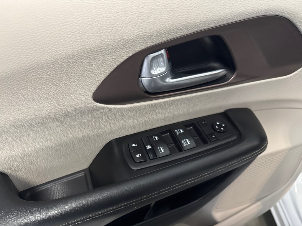 2024 Chrysler Grand Caravan SXT in Saint-Jean-Sur-Richelieu, Quebec - 11 - w1024h768px