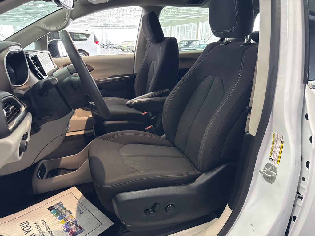 2024 Chrysler Grand Caravan SXT in Saint-Jean-Sur-Richelieu, Quebec - 8 - w1024h768px