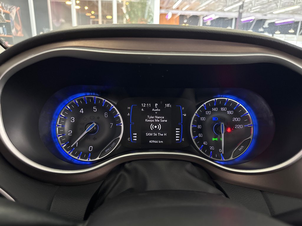 2024 Chrysler Grand Caravan SXT in Saint-Jean-Sur-Richelieu, Quebec - 15 - w1024h768px