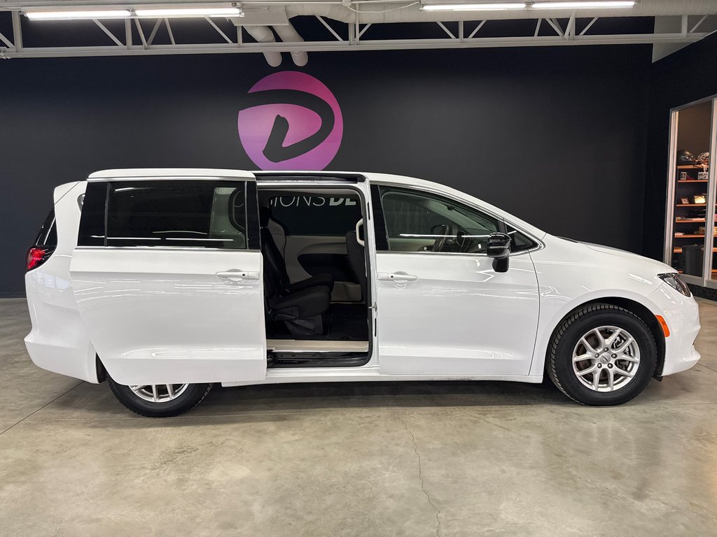 2024 Chrysler Grand Caravan SXT in Saint-Jean-Sur-Richelieu, Quebec - 4 - w1024h768px