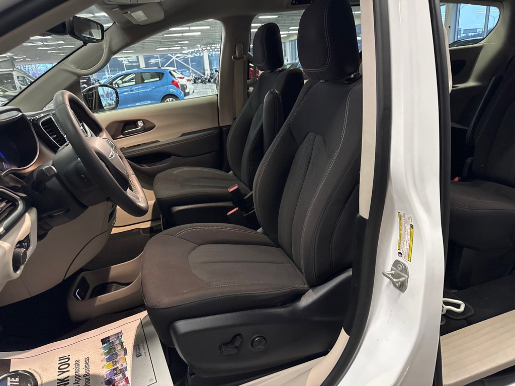 2024 Chrysler Grand Caravan SXT in Saint-Jean-Sur-Richelieu, Quebec - 12 - w1024h768px