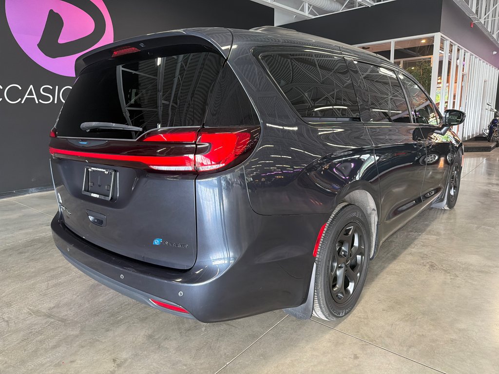 2021 Chrysler Pacifica Hybrid Touring L Plus in Saint-Jean-Sur-Richelieu, Quebec - 4 - w1024h768px